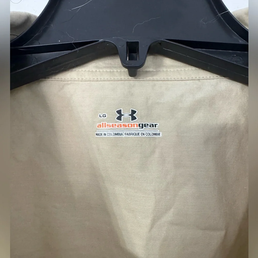 Button up short sleeve under armour shirt - Picture 3 of 3